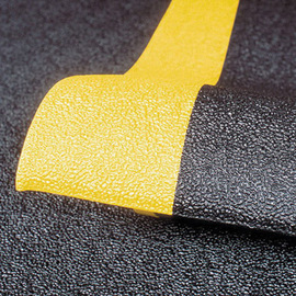 Superior Manufacturing 3' X 60' Yellow And Black Dyna-Shield® PVC Sponge NoTrax® Pebble Step Sof-Tred™ Anti Fatigue Floor Mat