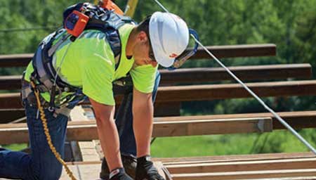 A construction worker wearing 3M PPE on the job.