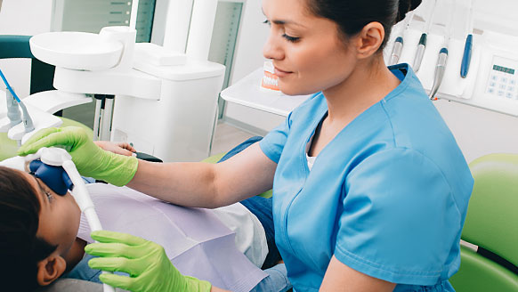 Administrating nitrous-oxide to a dental patient