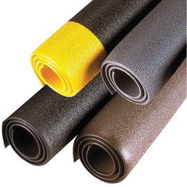 Superior Manufacturing 3' X 5' Black And Yellow Dyna-Shield® PVC Sponge NoTrax® Cushion-Stat™ Anti Fatigue Floor Mat